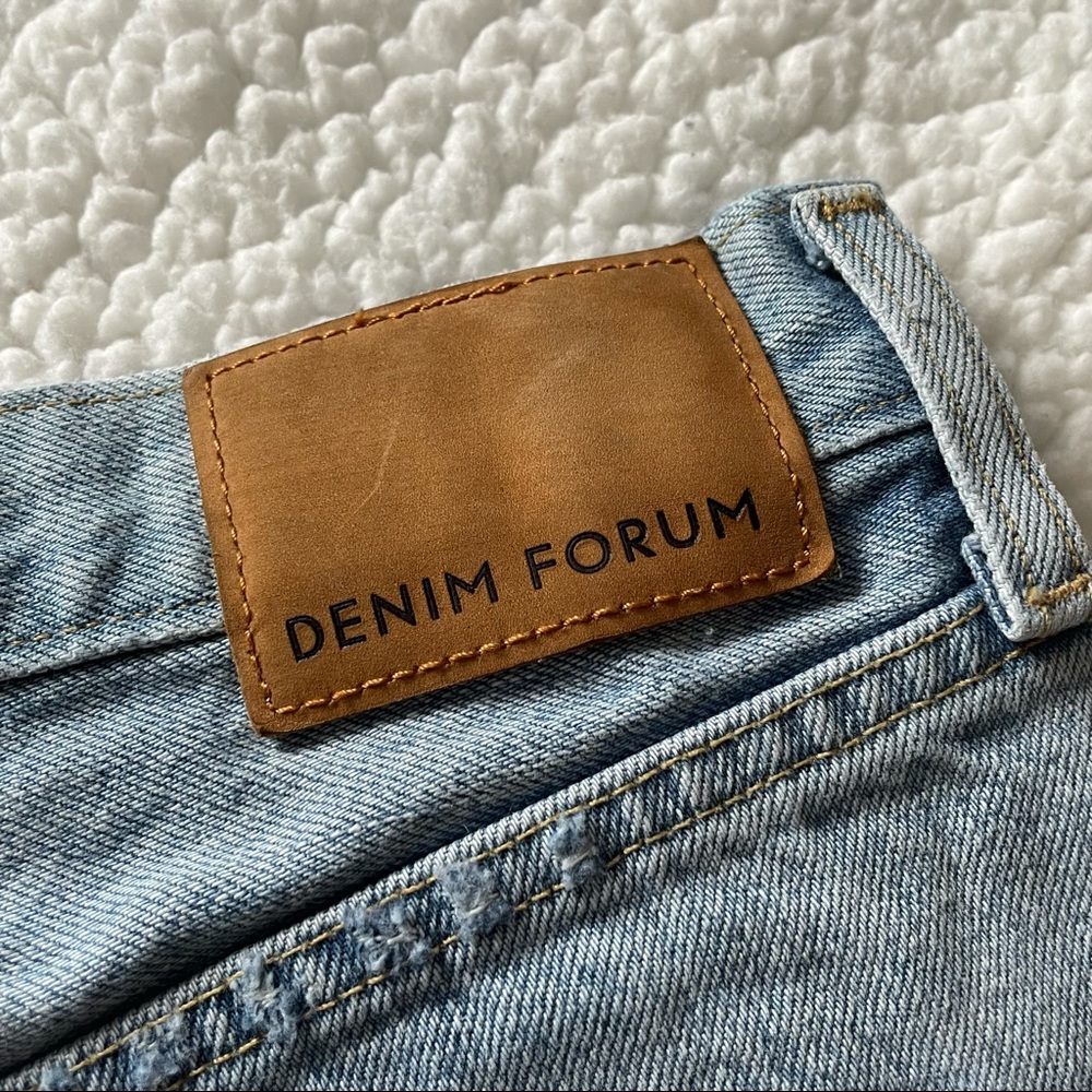 Denim Forum The Ex Boyfriend Short Light Wash - Picture 5 of 7